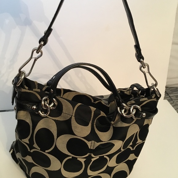 Coach hobo signature purse great condition - Picture 2 of 8